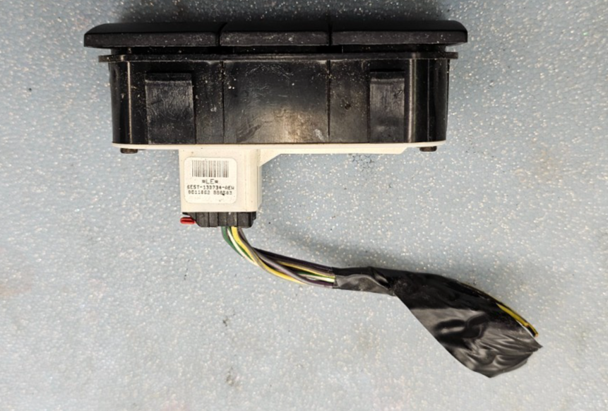 🔥06-09 FUSION MERCURY MILAN CENTER DASH HAZARD BUTTON SWITCH PASS RADIO BEZEL