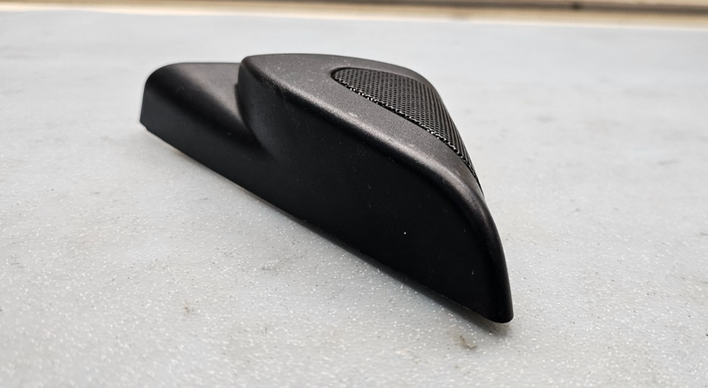 🔥09-03  Subaru Forester  Tweeter Grille and Gusset Cover LH BLACK