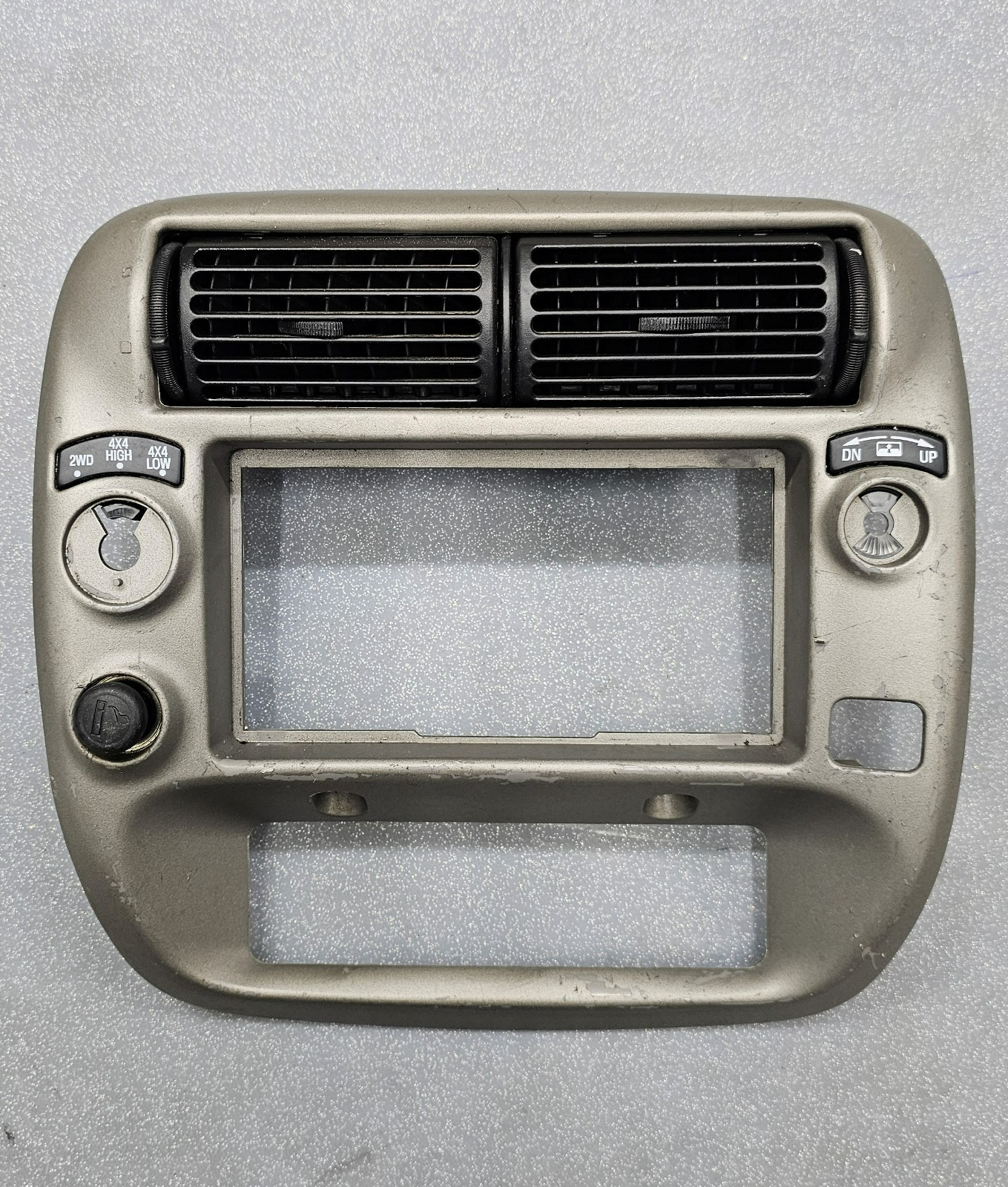 🔥95-10 Ranger EXPLORER Dash AM FM Radio Stereo Display Trim Bezel Tan OEM B2