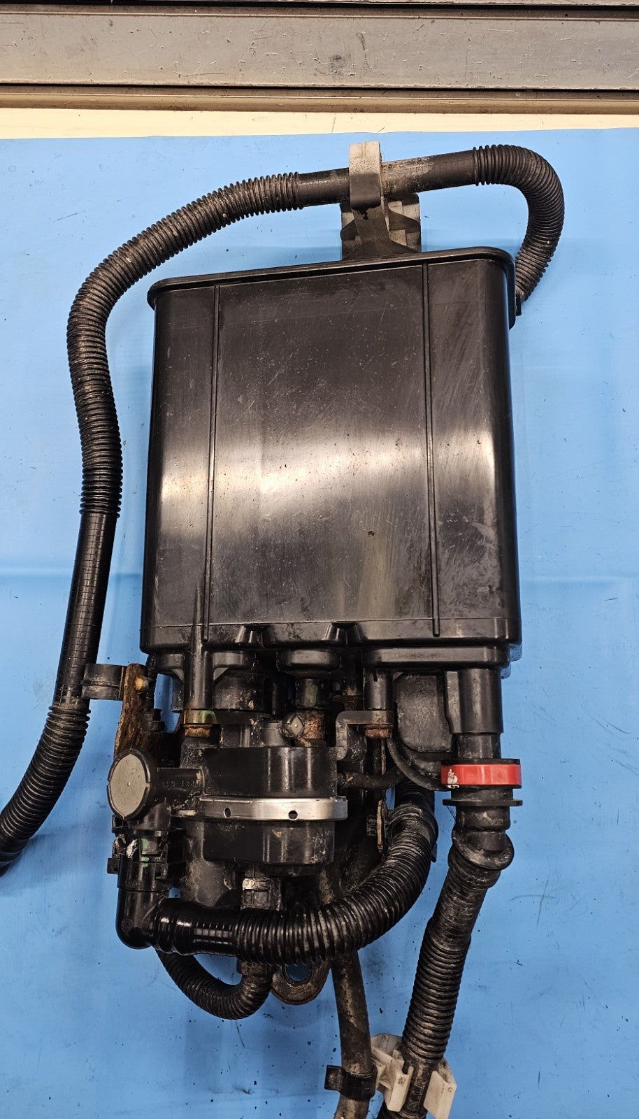 12-13 TOYOTA COROLLA FUEL VAPOR CHARCOAL EVAP EMMISION CANISTER ASSEMBLY GENUINE