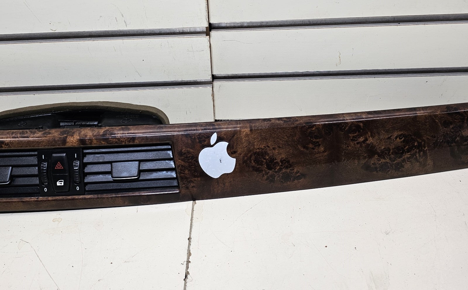 06-13 BMW E90 E92 FRONT RIGHT PASSENGER DASH TRIM PANEL VENT WALNUT WOODGRAIN