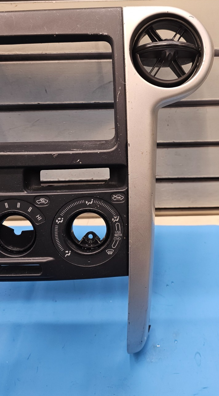 🔥04-06 Scion XB Dash AM FM Radio Stereo Display Bezel Trim Panel Tan/black OEM