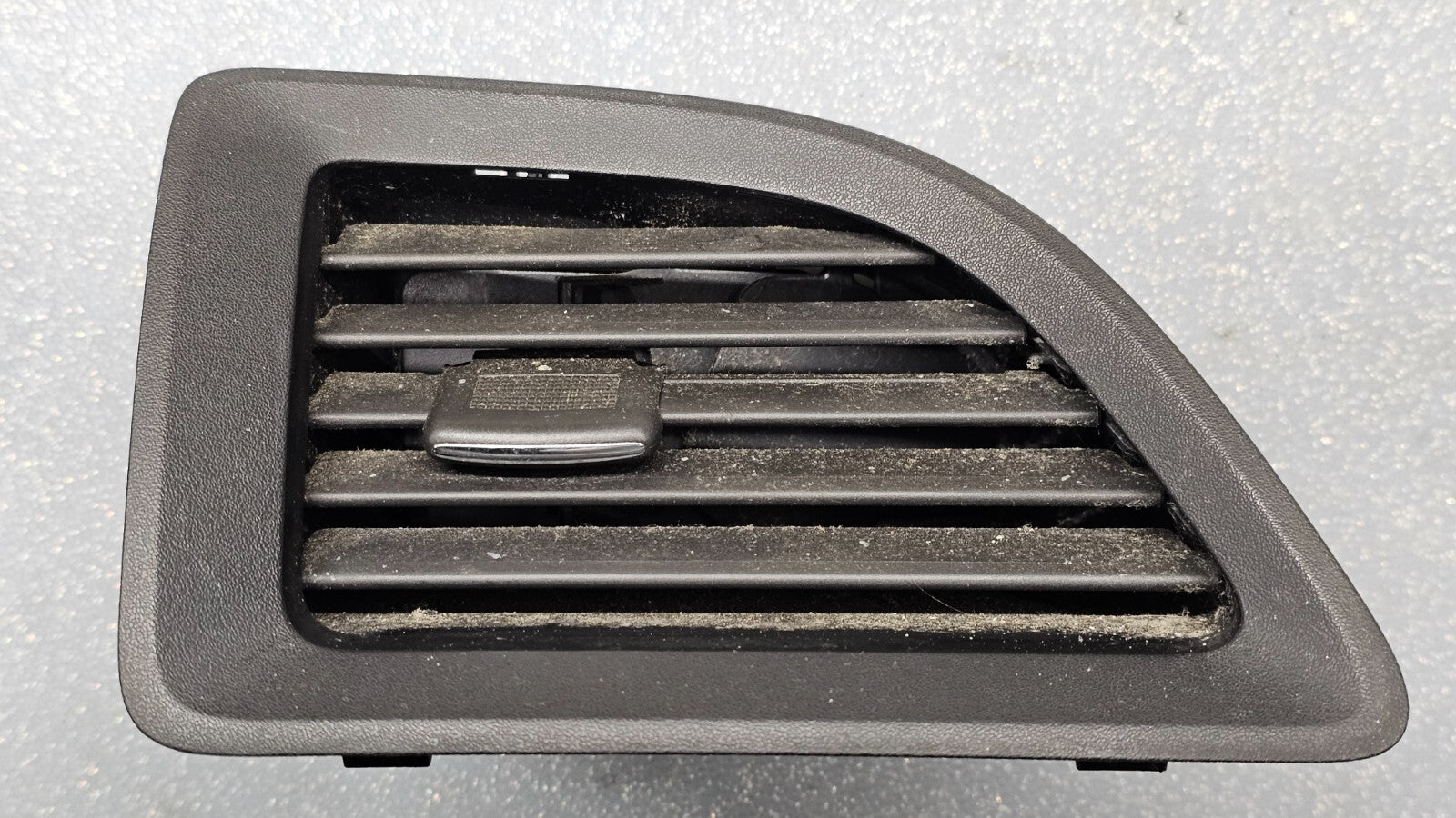 🔥08-12 CHEVY  MALIBU DASH LEFT DRIVER  A/C AIR VENT HEATER CONDITIONING BLACK