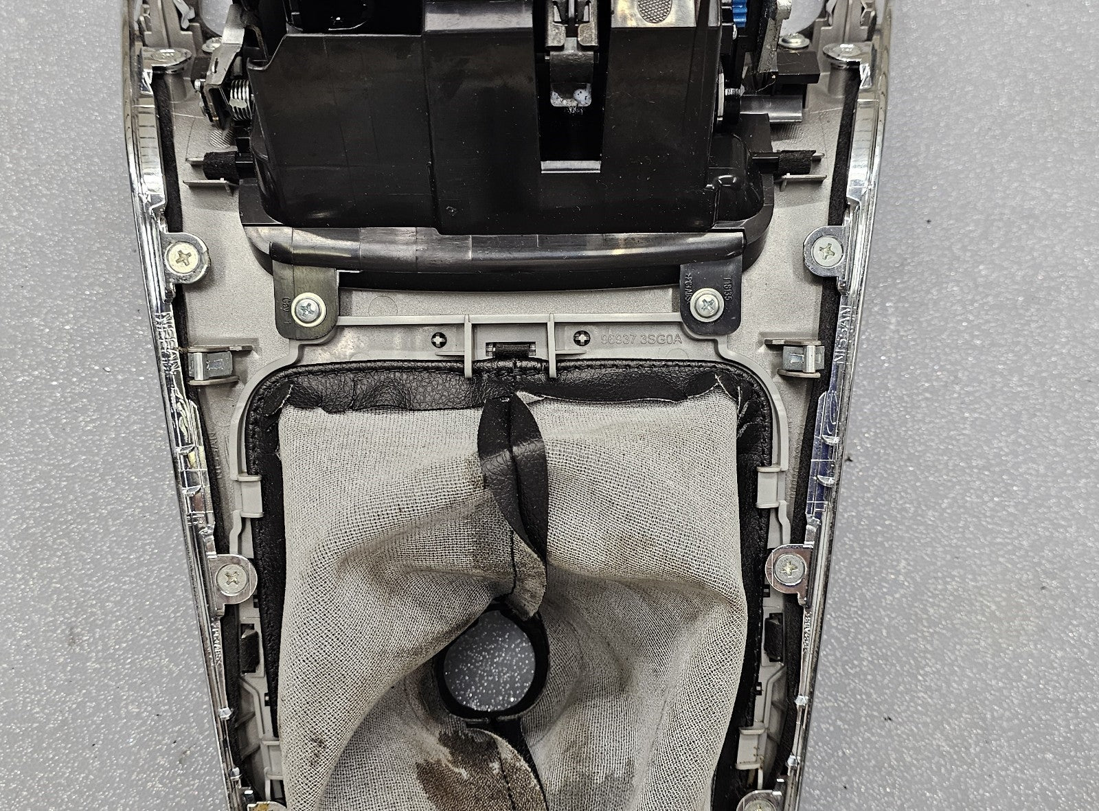 🔥13-16 Nissan Sentra Center Console Shifter Trim Bezel Ashtray OEM Silver