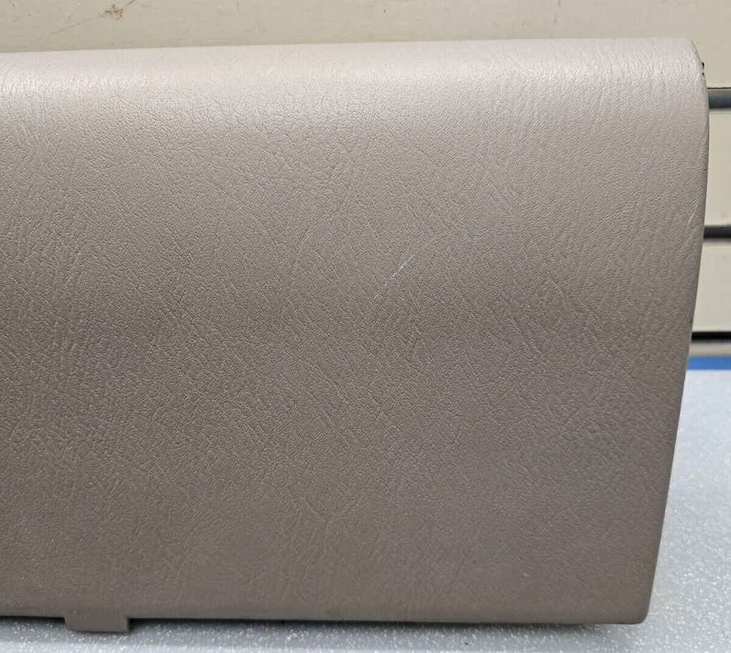 99-04 Grand Cherokee WJ Dash Glove Box Assembly storage Compartment Assembly Tan