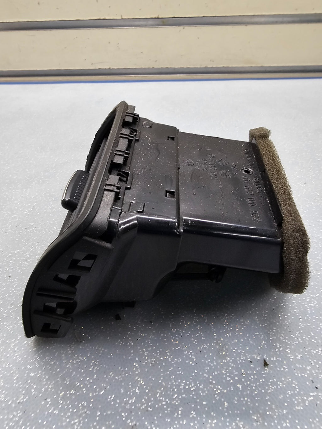 🔥05-10 VOLKSWAGEN JETTA FRONT CENTER DASH RIGHT PASSENGER AIR VENT HEATER BLACK