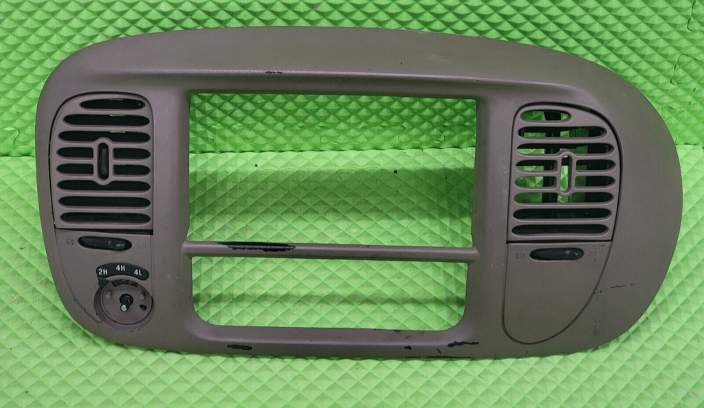 🔥97-03 Ford F150 Center Dash Radio Climate BEZEL Trim Panel Line Light Tan B1