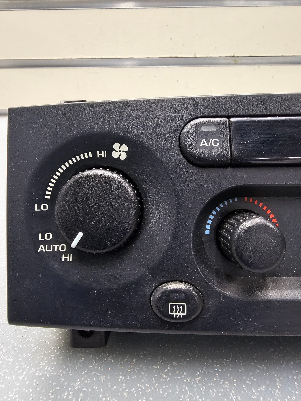 99-04 JEEP GRAND CHEROKEE Dash AC Heater Temperature Climate Control Conditioner