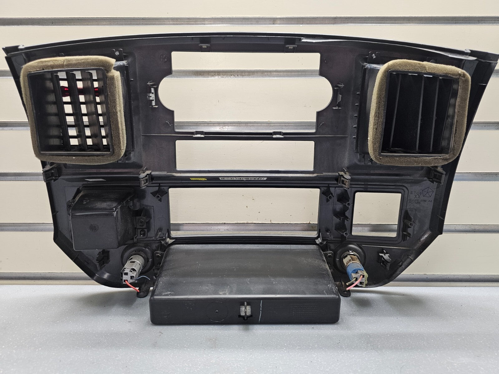 06-08 Dodge RAM Dash RADIO Stereo Bezel Climate Trim Panel CARBON Black OEM B11