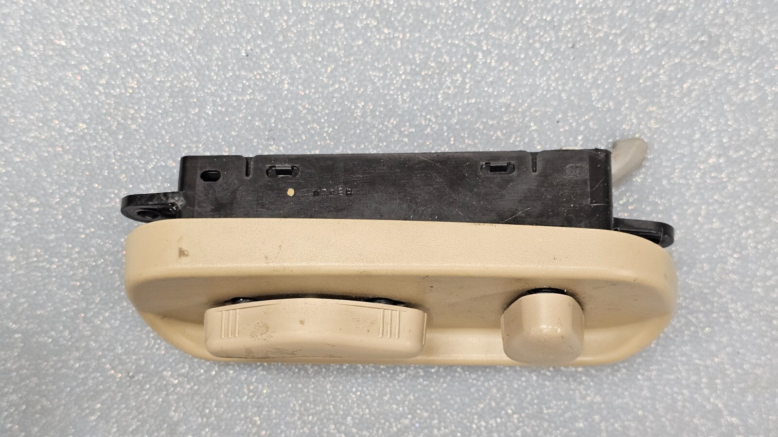 🔥02-04 INFINITI I35 FRONT RIGHT PASSENGER SEAT ADJUSTER CONTROL PULL SWITCH TAN