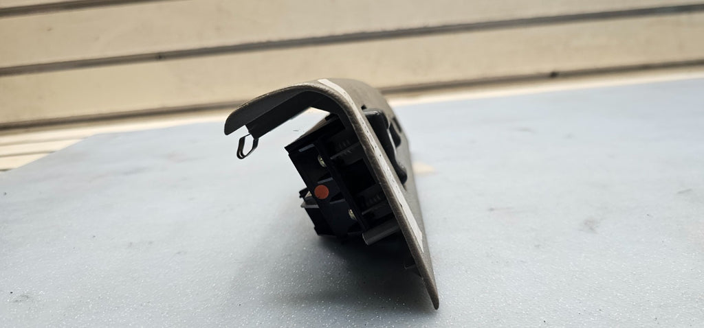 🔥99-02 Silverado SIERRA Front RIGHT Passenger Power Window Switch Lock GARY