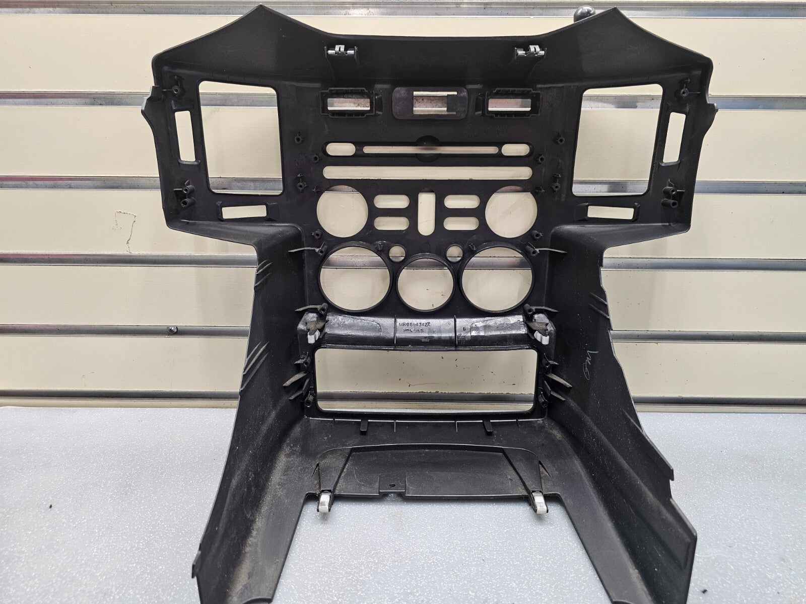 🔥06-08 ENDEAVOR Dash Center Radio Stereo Climate Trim Panel Bezel Black OEM