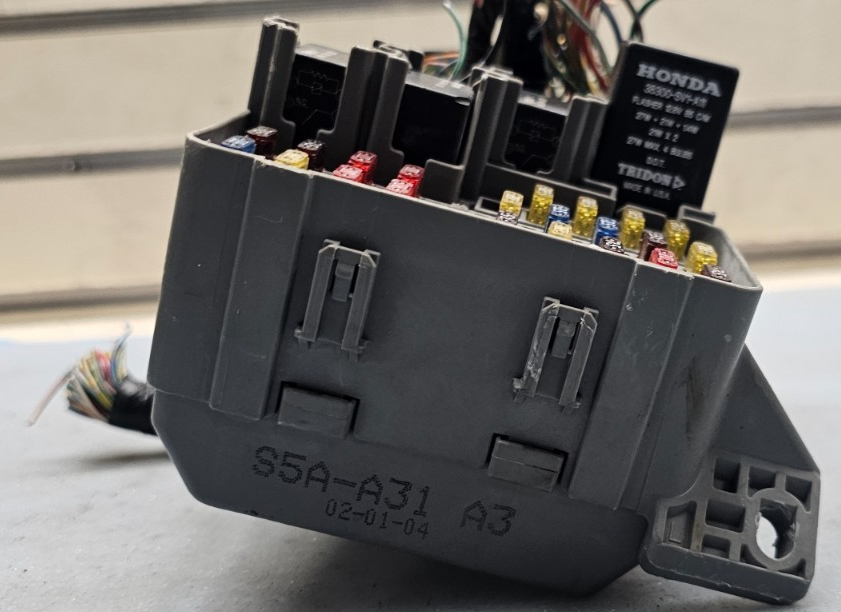 🔥01-05 HONDA CIVIC Relay Fuse Box Body Control Module Junction Unit Integrated