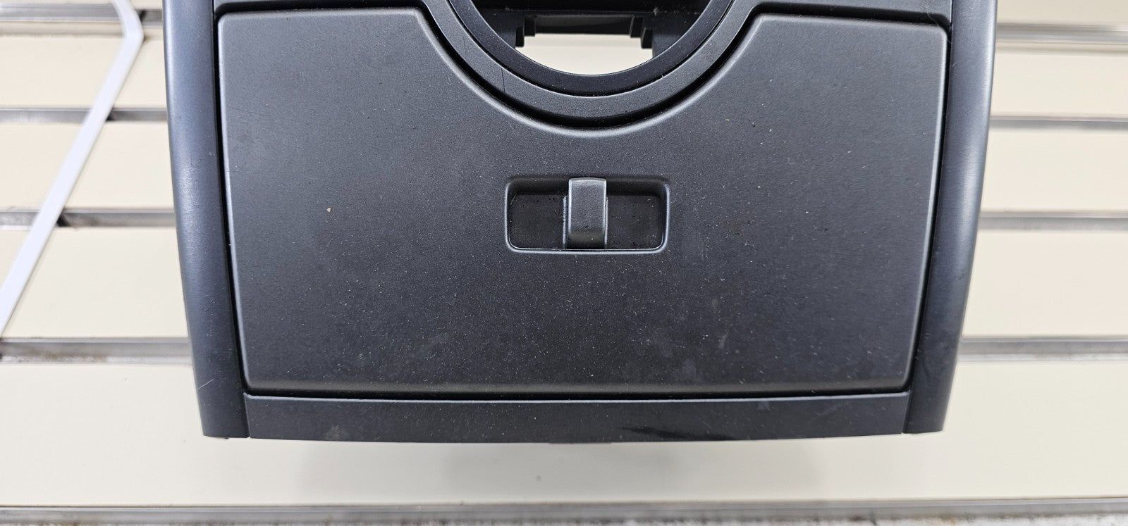 10-11 KIA SOUL PLUS CENTER DASH FM RADIO STEREO DISPLAY TRIM PANEL BEZEL DK GRAY