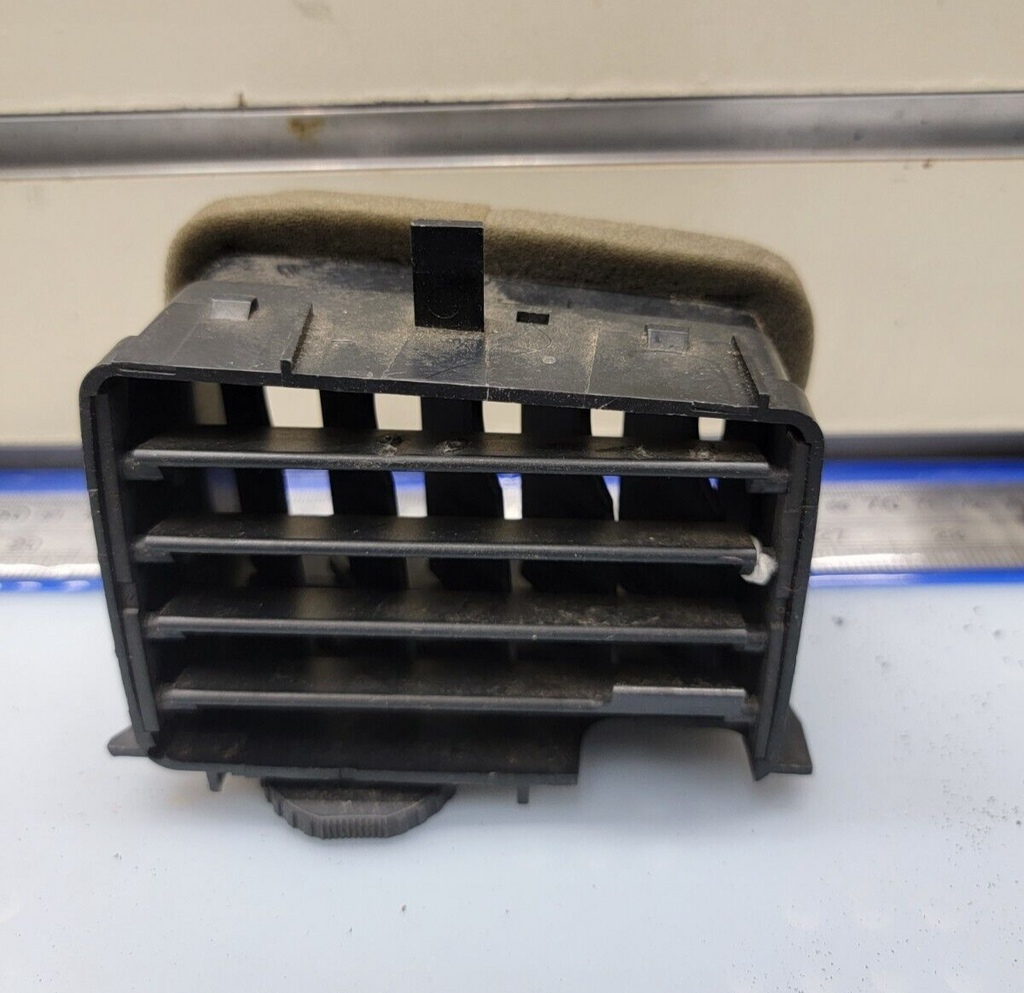 🔥05-07 Dodge Dakota Center Dash Right A/C Heater Trim Outlet Air Vent OEM