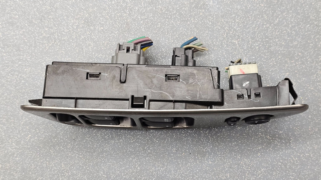 04-07 MALIBU LEFT DRIVER MASTER POWER WINDOW DOOR CONTROL SWITCH ASSEMBLY SILVER