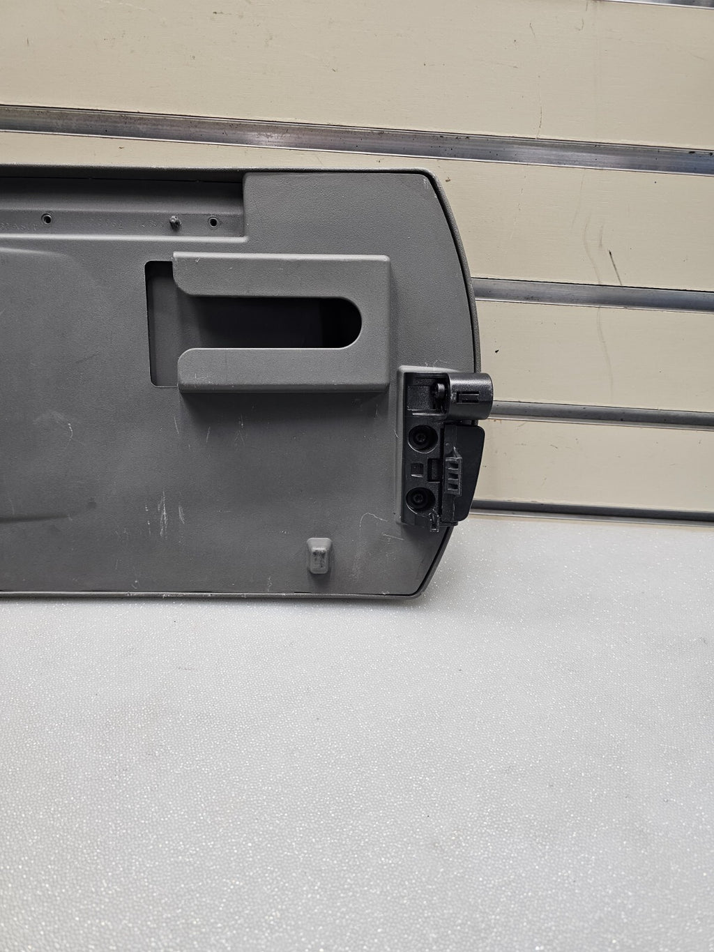 🔥04-07 NISSAN ARMADA TITAN ARM REST FRONT CENTER CONSOLE LID COVER GRAY OEM
