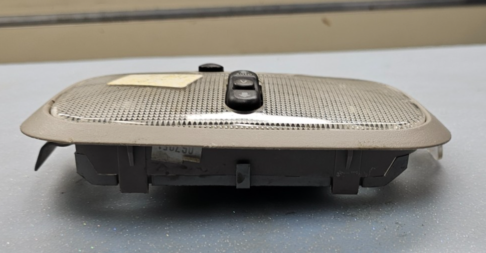 🔥2002-2005 JEEP LIBERTY FRONT CENTER DOME LIGHT POWER SUNROOF SWITCH TAN OEM