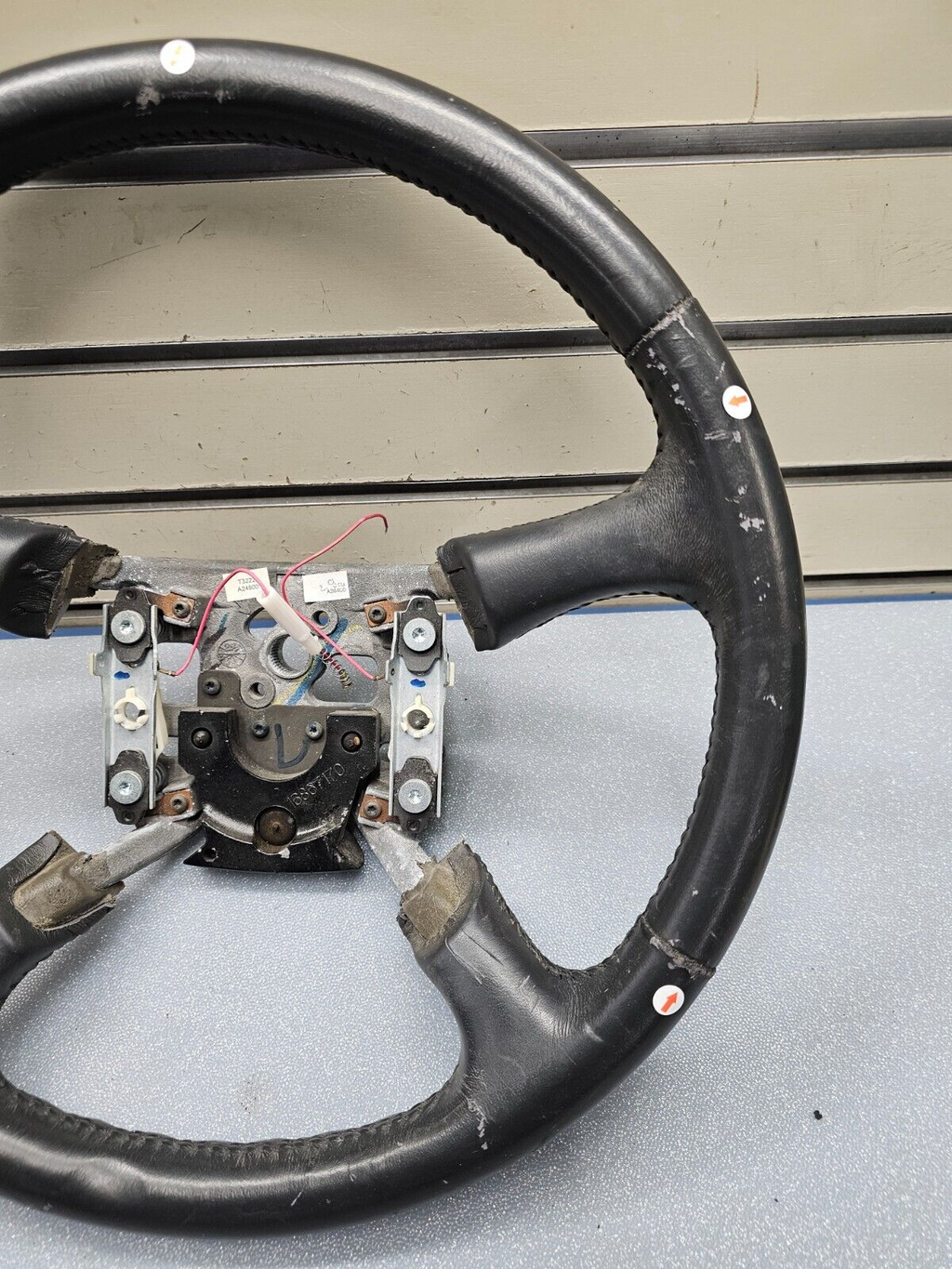 99-02 Chevy Silverado Tahoe Suburban Blazer SONOMA Steering Wheel Leather black