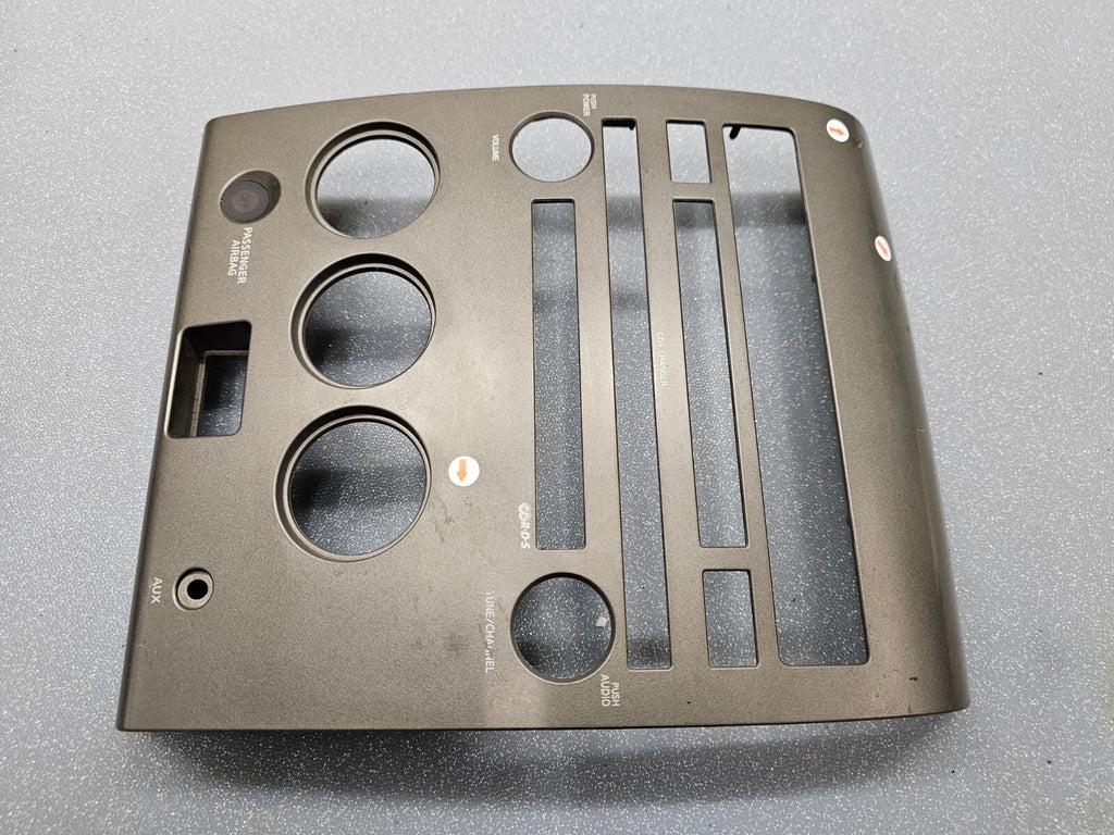 🔥04-07 NISSAN ARMADA TITAN STEREO RADIO DASH PANEL TRIM SURROUND BEZEL GRAY OEM