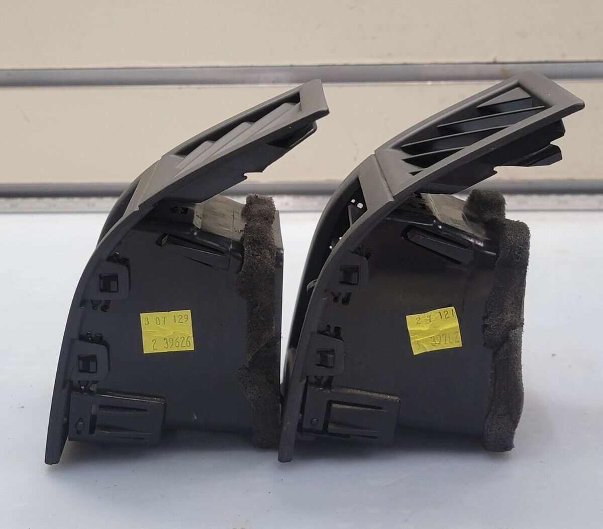 05-10 Chrysler 300 300C Dash A/C Heater AirVent Front LEFT&RIGHT Set BLACK VT42