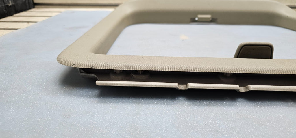 🔥06-09 Jeep Commander Right Passenger Side Rear Window Trim Molding Panel TAN 