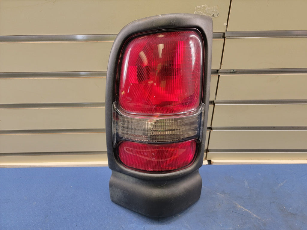 🔥1994-2002 Dodge Ram 1500 Driver Left taillight tail light