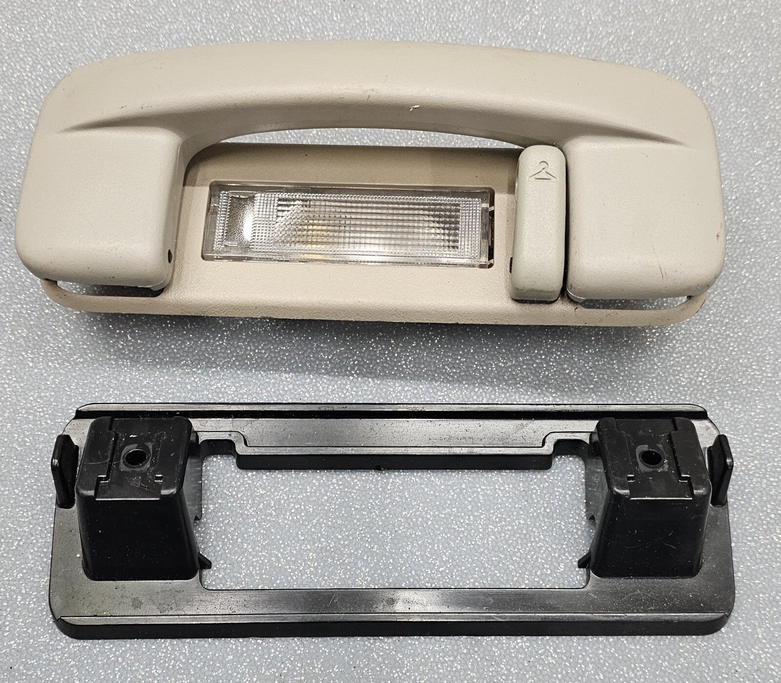 🔥05-10 Grand Cherokee Commander Rear Right Passenger Roof Interior Grab Handle