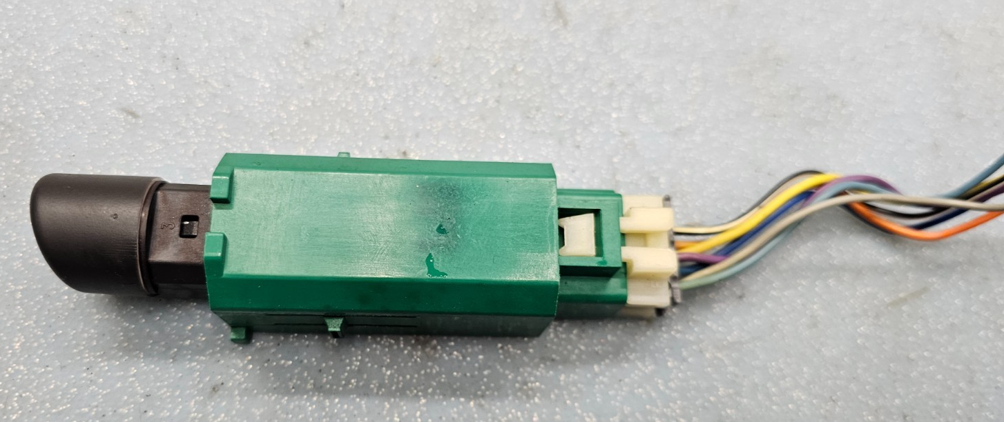 🔥02-05 Saturn Vue Dashboard Hazard Emergency Warning Switch OEM