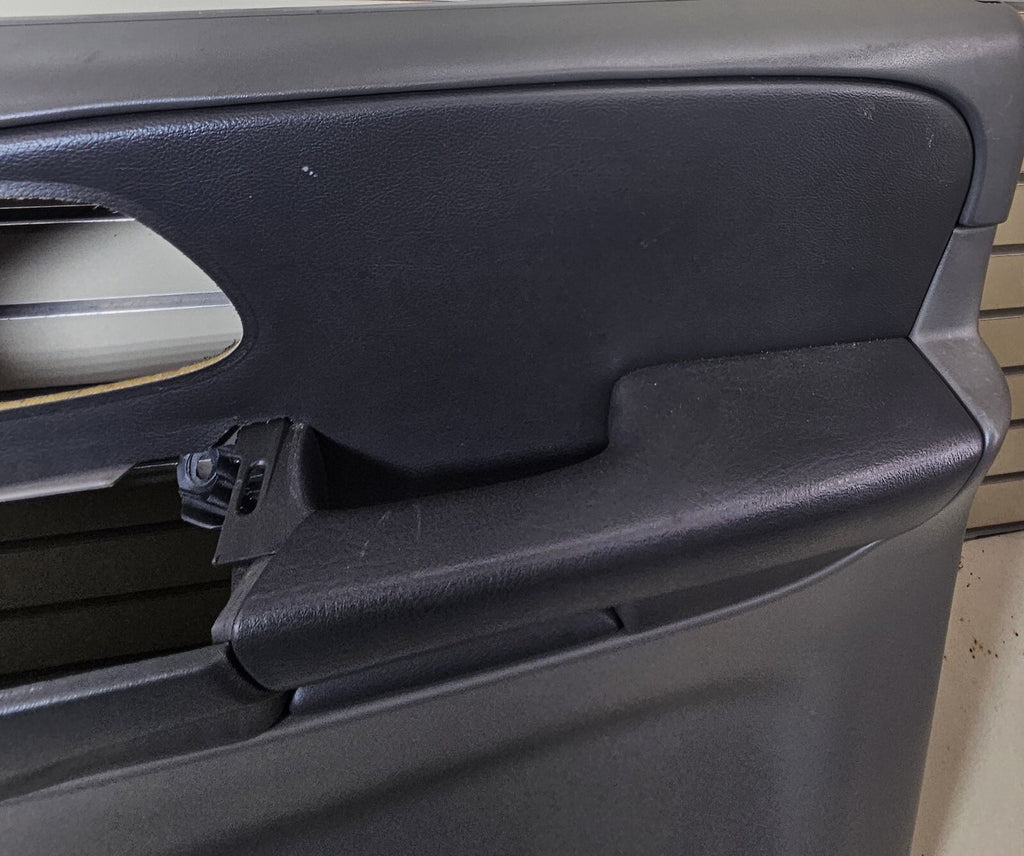 🔥02-09 CHEVY TRAILBLAZER Door Panel  Front LEFT&RIGHT Set2 armrest GRAY DK G D8