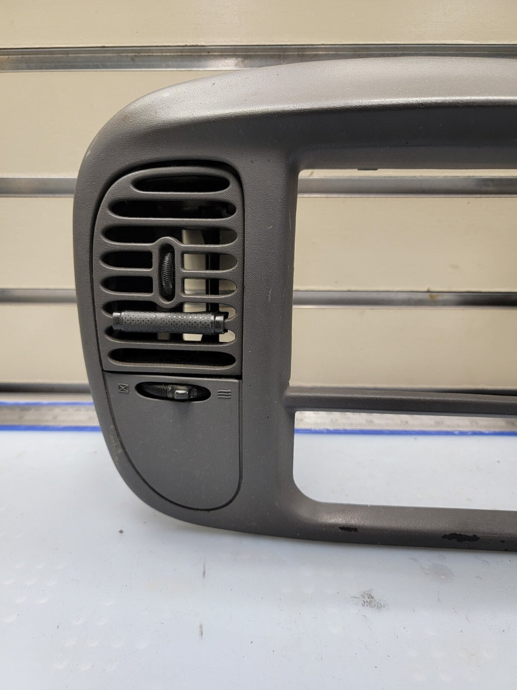 🔥97-03 Ford F150 Center Dash Radio Climate Trim BEZEL Panel AIRBG Line GRAY