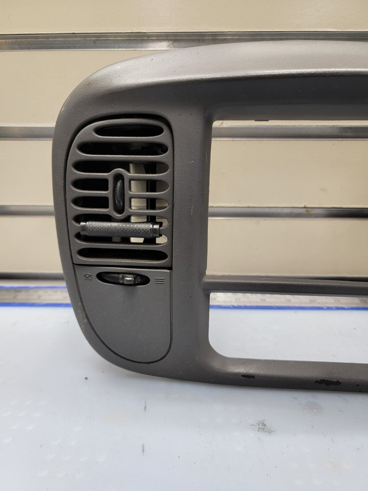 🔥97-03 Ford F150 Center Dash Radio Climate Trim BEZEL Panel AIRBG Line GRAY