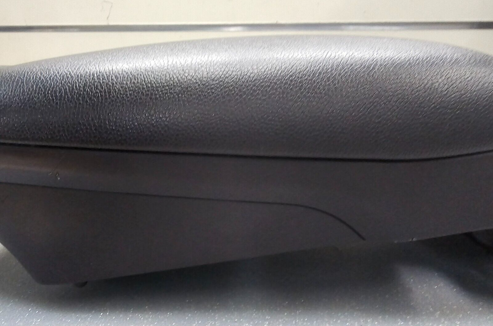 11-13 Hyundai Elantra Center Console Leather Armrest Lid Top Pad Assembly Black
