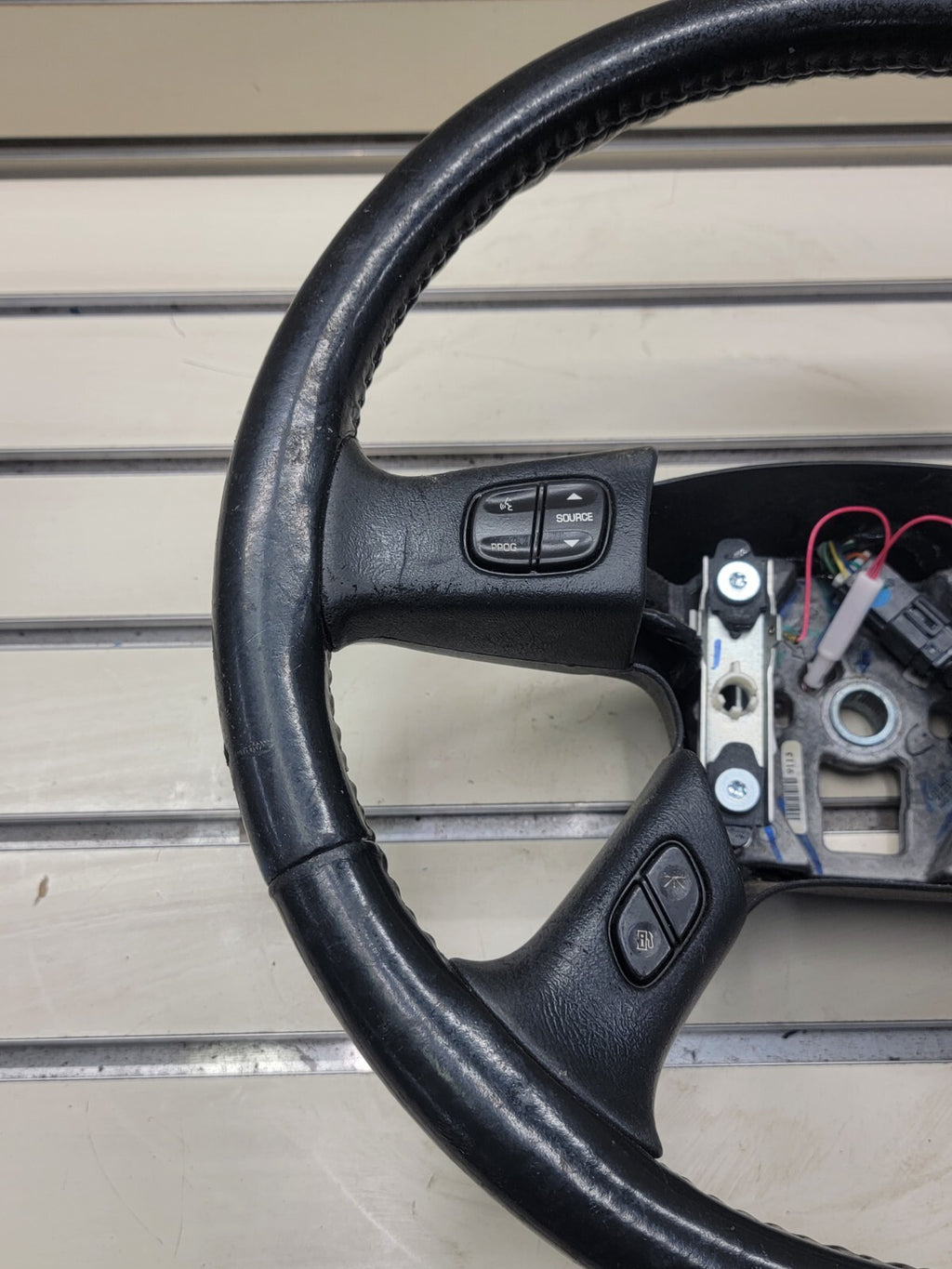 🔥03-06 SILVERADO SIERRA YUKON TAHOE SUBURBAN STEERING WHEEL LEATHER BLACK