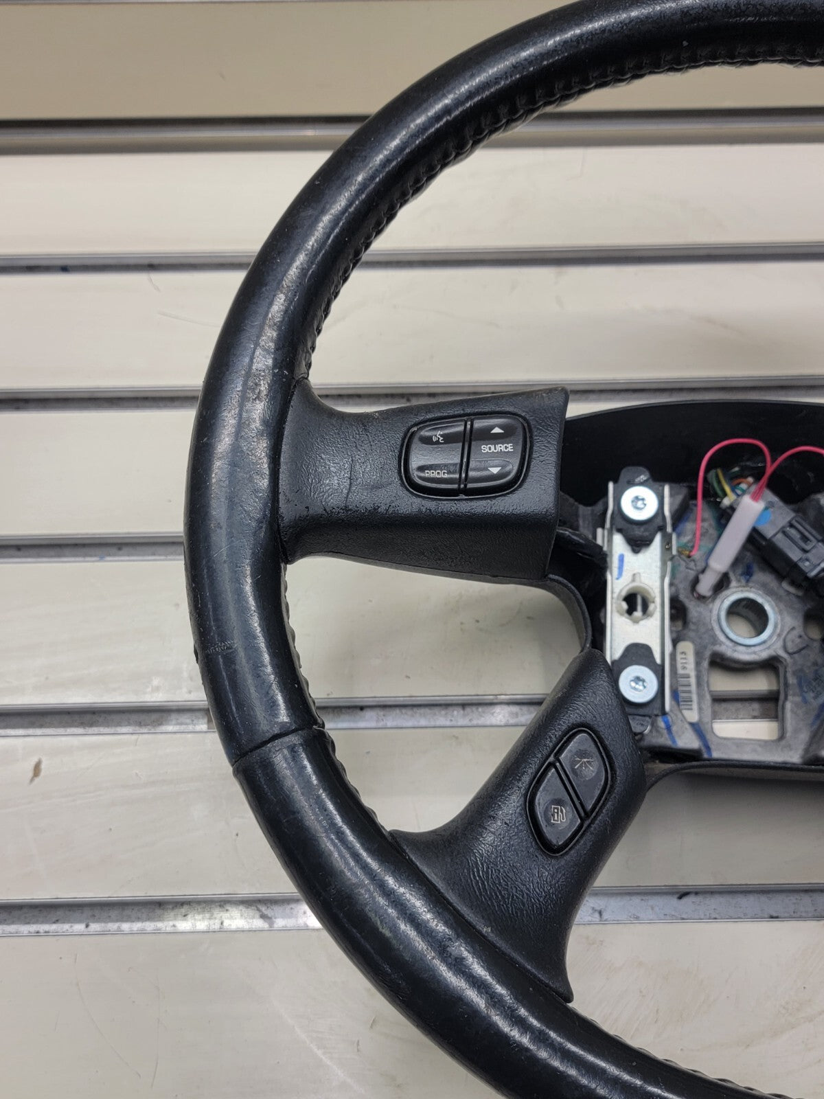 🔥03-06 SILVERADO SIERRA YUKON TAHOE SUBURBAN STEERING WHEEL LEATHER BLACK