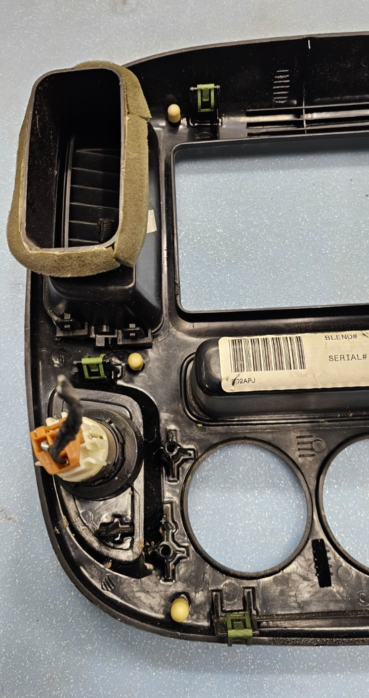 🔥2001-2007 FORD ESCAPE CENTER DASH RADIO A/C CLIMATE TRIM BEZEL BLACK OEM