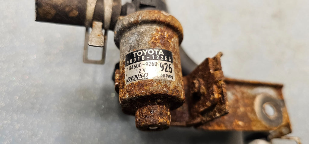 🔥03-06  Toyota Corolla /Matrix Vacuum Switch Valve /TC