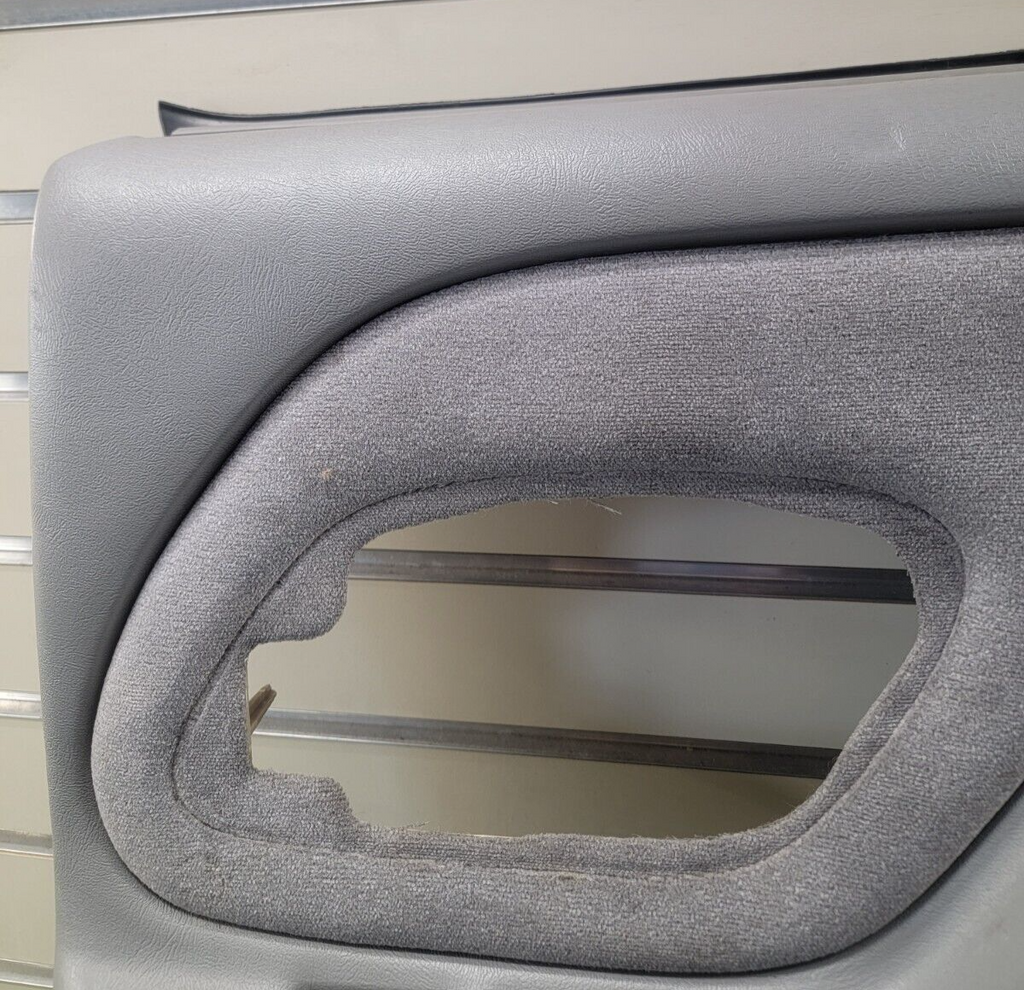 🔥95-99 Chevy GMC Silverado escalade DOOR PANEL Rear RIGHT Auto LIGHT GRAY D2