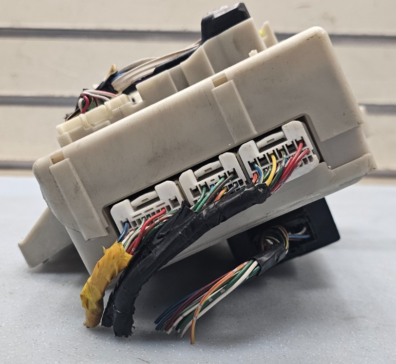 🔥03-09  Toyota 4Runner Interior Cabin Fuse Box Relay Junction Block Panel OEM