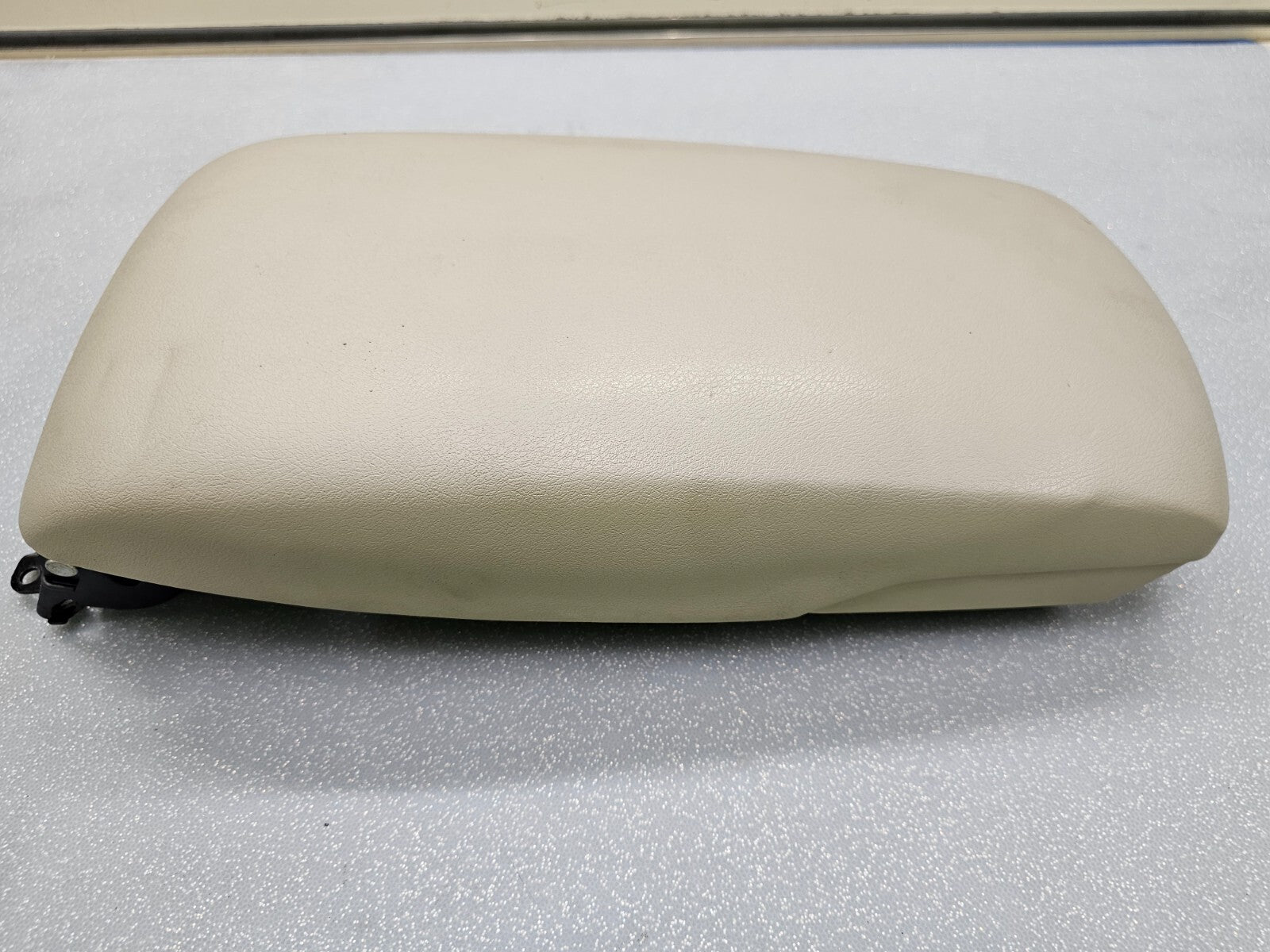 🔥07-11 TOYOTA CAMRY CENTER CONSOLE LID ARM REST COVER TOP PAD ASSEMBLY TAN OEM