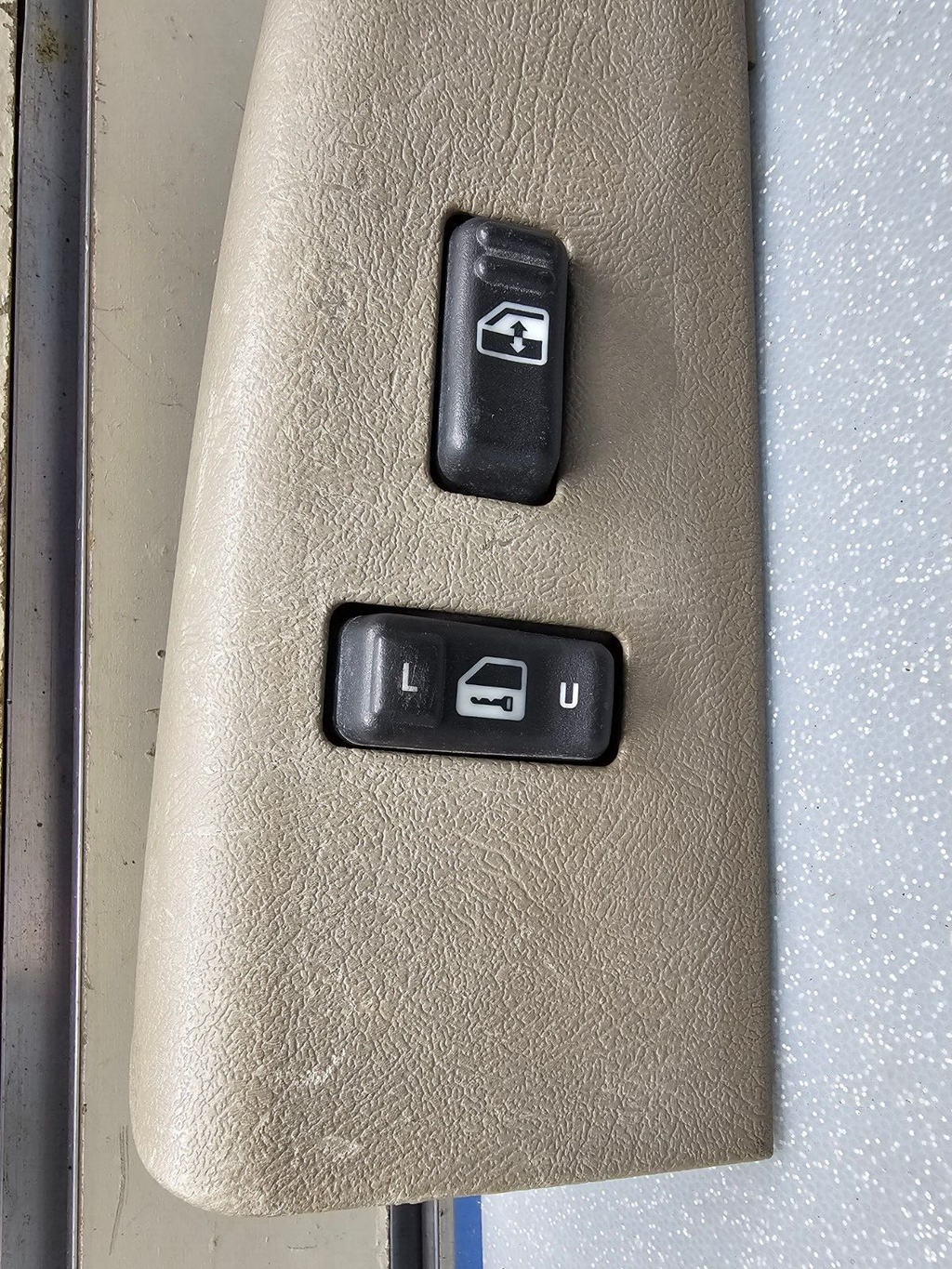 99-02 Silverado SIERRA Front RIGHT Passenger Power Window Switch Lock LT Tan WS3