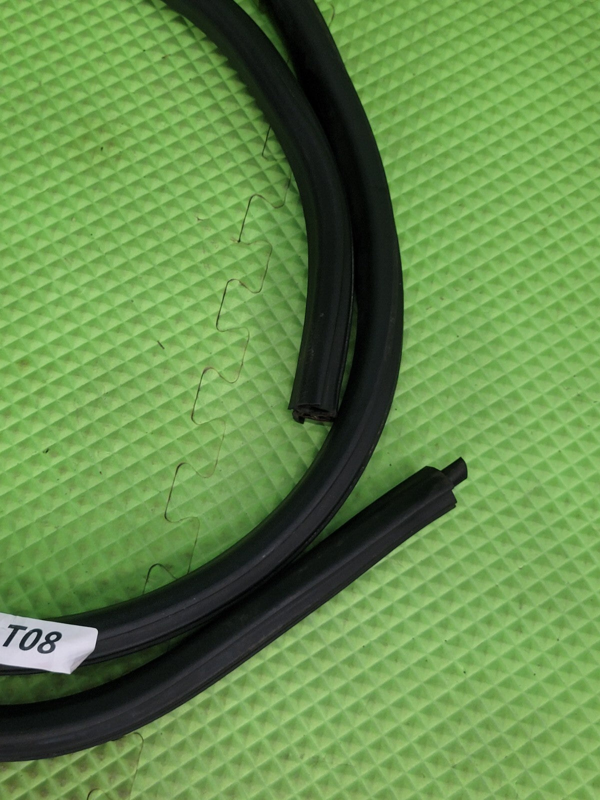 🔥07-14 Chevrolet Tahoe Rear Front Right Passenger Door Weatherstrip Seal Black