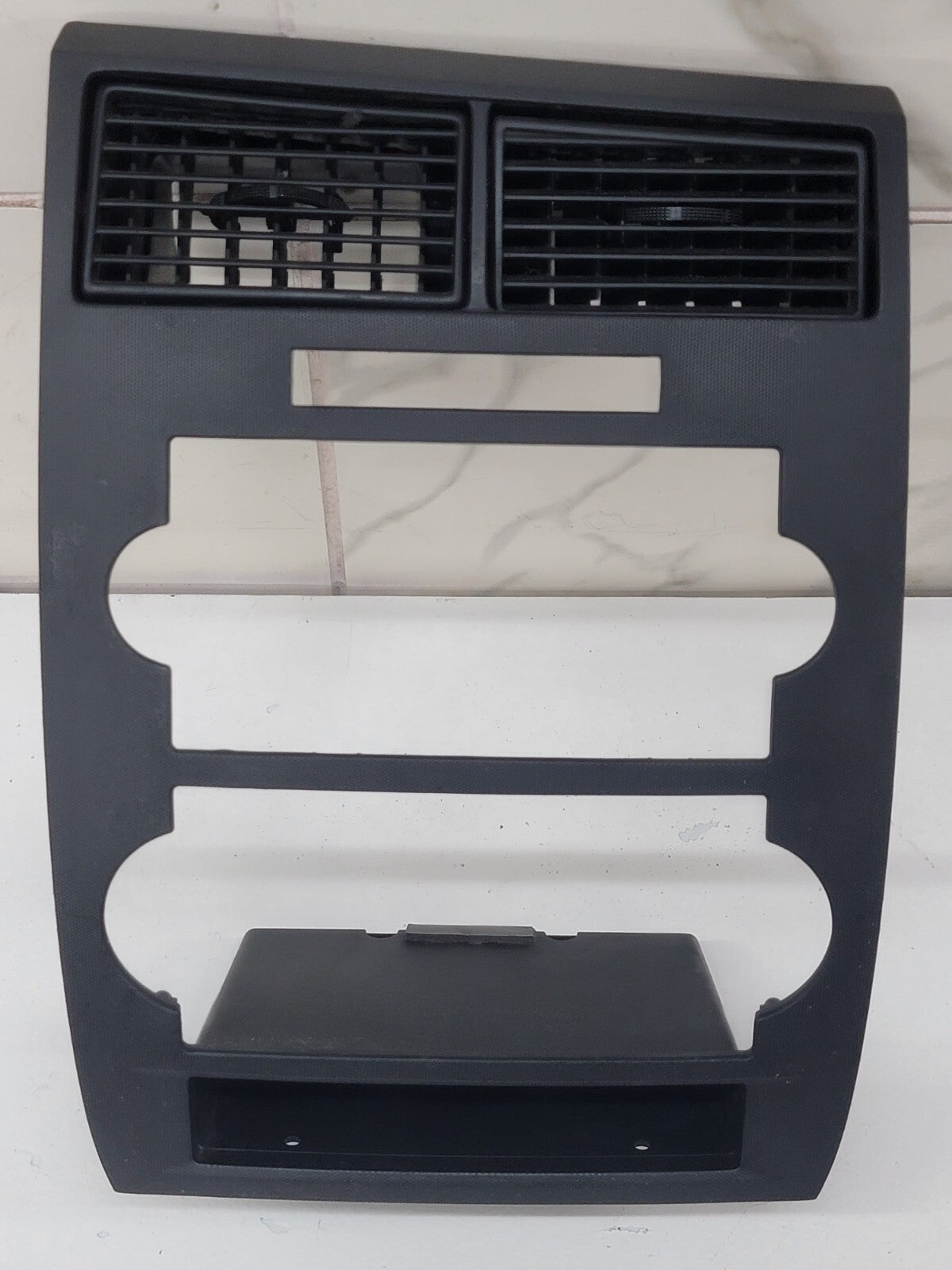 05-07 Dodge Magnum 06-07 Charger RADIO BEZEL CENTER VENTS Storage CARBON Black