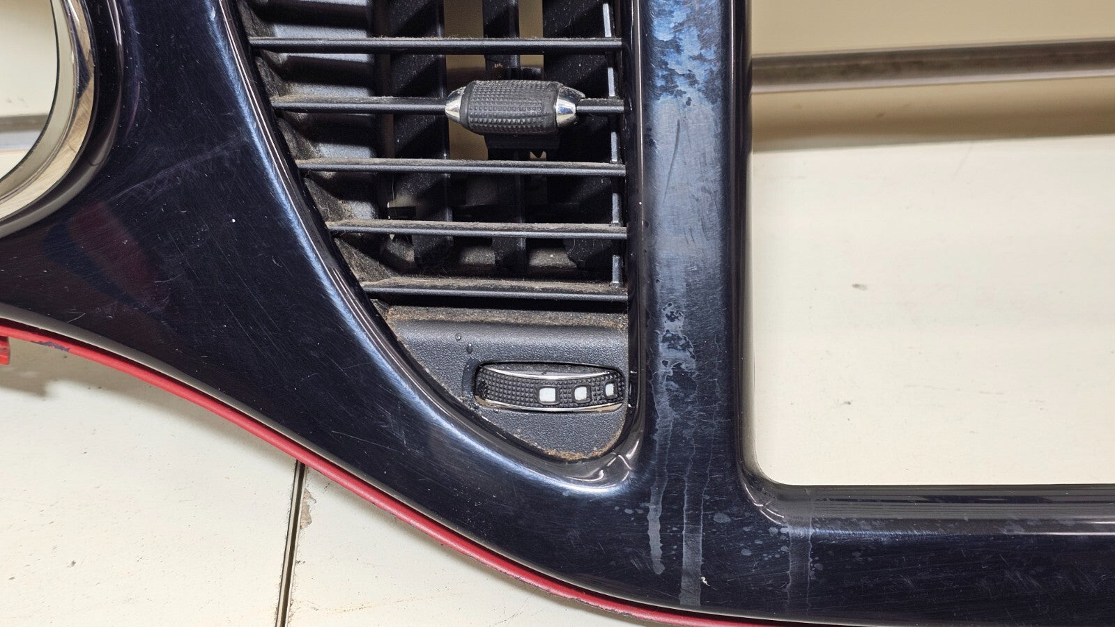 🔥13- 16 DODGE DART CLUSTER RADIO BEZEL WITH NAVIGATION DISPLAY SCREEN black/red