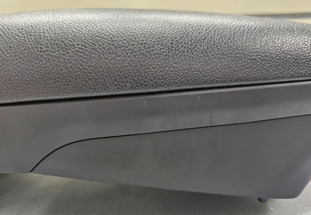 11-13 Hyundai Elantra Center Console Leather Armrest Lid Top Pad Assembly Black