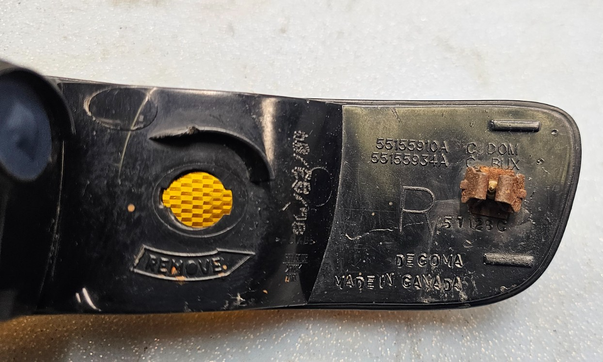 🔥2002-2004 Jeep Liberty Right Front Turn Signal Light Genuine OEM