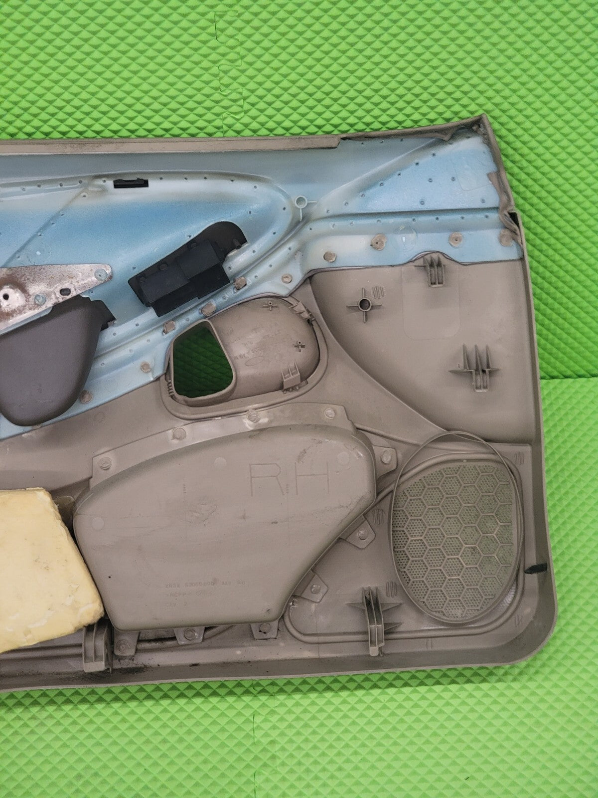 🔥94-04 Ford MUSTANG Interior DOOR Panel Front RIGHT  w/Auto gray  D19