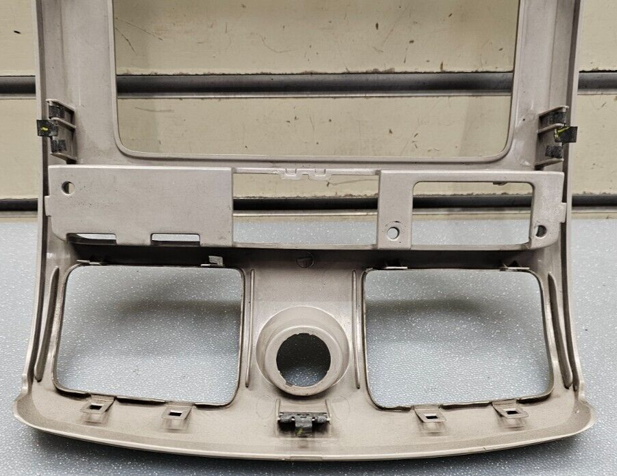 🔥04-12 COLORADO CANYON CENTER DASH AM FM RADIO STEREO DISPLAY BEZEL PANEL TAN