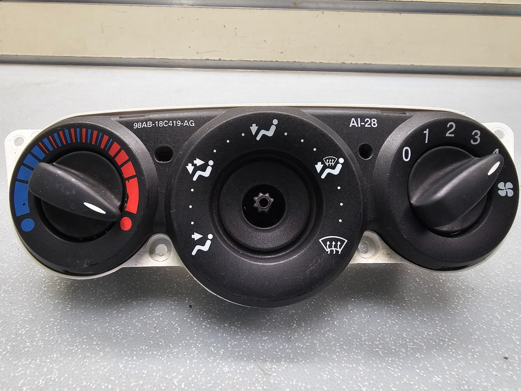 00-07 Ford Focus Dash AC Heater Temperature Climate Control Air Conditioner