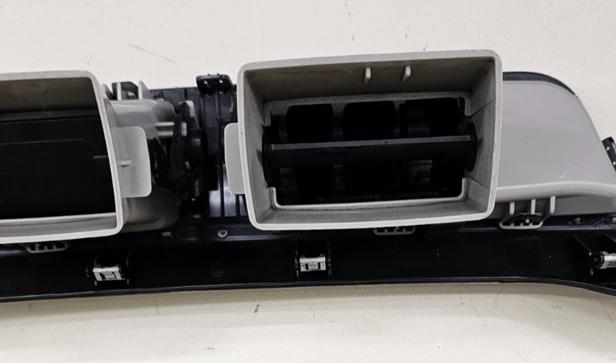 🔥09-14 Volkswagen Routan Dash Front Center Trim Bezel Panel Air Vent Silver OEM